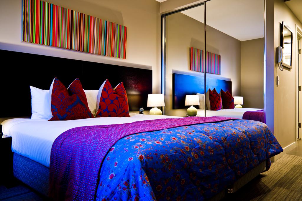 Mascot NSW Palm Beach Accommodation