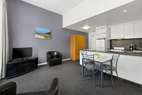 Quest Savoy - Palm Beach Accommodation 3