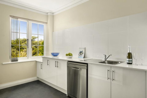 Quest Trinity House - Palm Beach Accommodation 3
