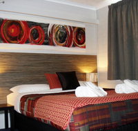 Raceview Motor Inn - Palm Beach Accommodation