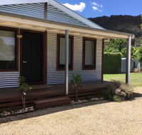 Rail Trail Cottage - Palm Beach Accommodation