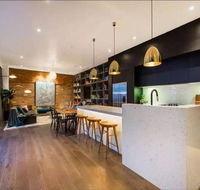 Readyset Glashouse Melbourne - Palm Beach Accommodation