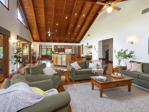 Reign Manor - Large Group Accommodation - Palm Beach Accommodation 1