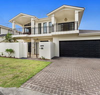 Resthaven - In the heart of Shoal Bay - Palm Beach Accommodation