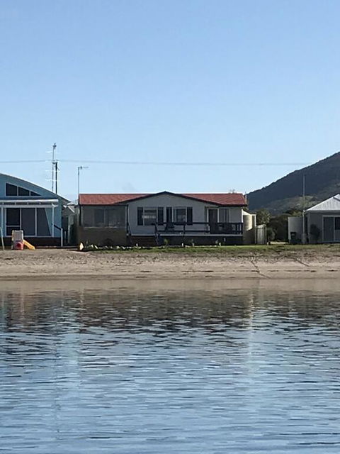 Rising Tide Beach House - Palm Beach Accommodation 2