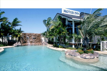 Runaway Bay Motor Inn with Palm Beach Accommodation