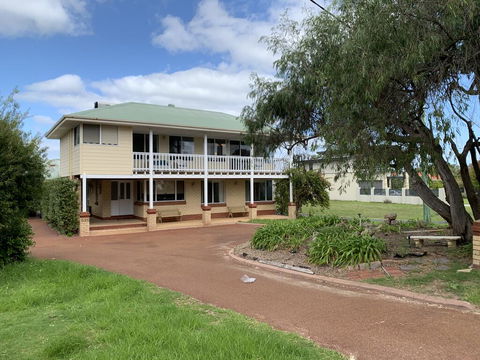 Salty Dayz - Palm Beach Accommodation 0