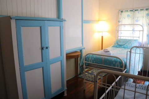 Samford Cottage - Palm Beach Accommodation 3