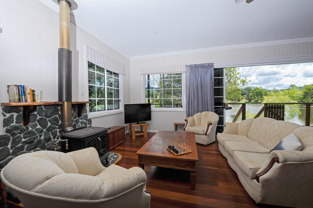 Mount Samson QLD Palm Beach Accommodation