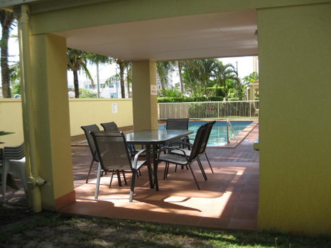 San Delles Apartments - Palm Beach Accommodation 3