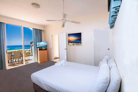 Sandcastles On Currumbin Beach - Palm Beach Accommodation 2