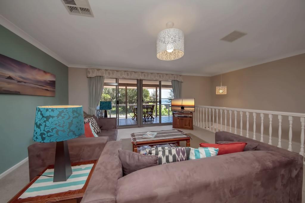 Corlette NSW Palm Beach Accommodation