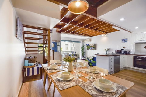 Santa Fe By The Broadwater - Palm Beach Accommodation 2