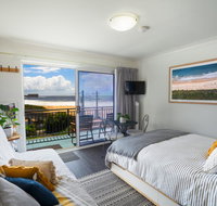 Sea Breeze Studio - Palm Beach Accommodation