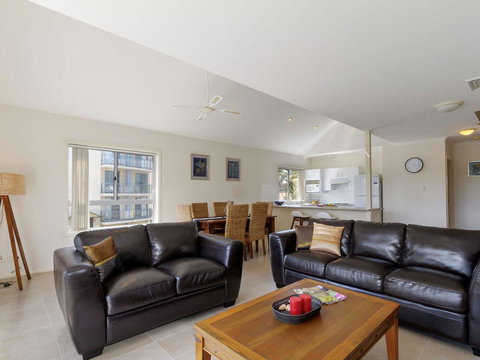 Seachange Apartment 3 - Palm Beach Accommodation 0