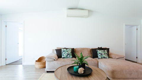 Shack 207 - Palm Beach Accommodation 1