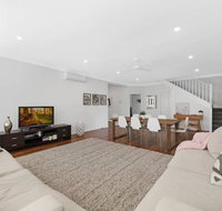 Shelly Beach Family Hideaway - Pool Beach Golf - Palm Beach Accommodation