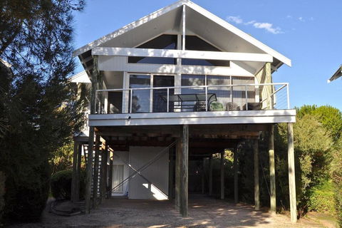 Sheoak Holiday Home - Palm Beach Accommodation 2