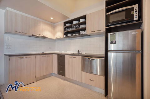 Shiraz - Palm Beach Accommodation 1