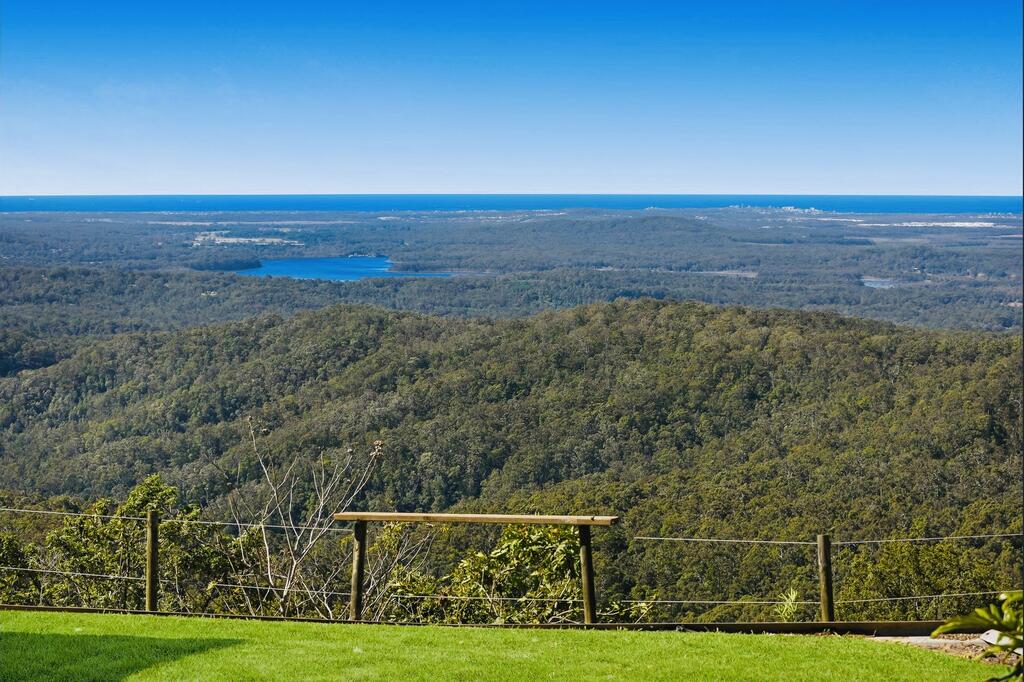 Bald Knob QLD Palm Beach Accommodation