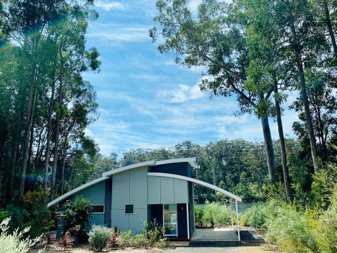 Silkwood Estate - Palm Beach Accommodation 0