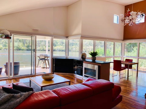 Silkwood Estate - Palm Beach Accommodation 1