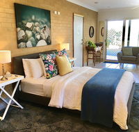 SilverWaters Waterfront Accommodation - Palm Beach Accommodation