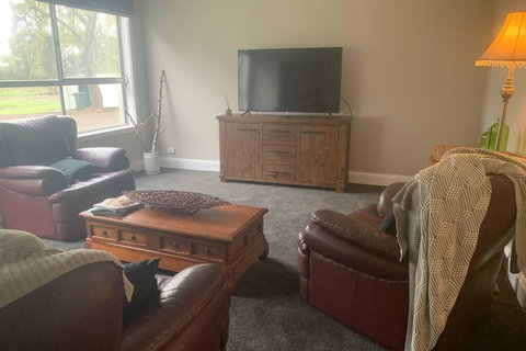 Skibo Cottage - Palm Beach Accommodation 3