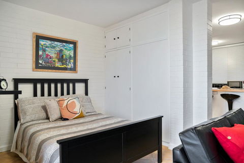 Soho Chic Apartment - Palm Beach Accommodation 3
