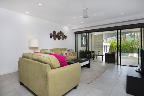 Solitudes @ Sea Temple - Palm Beach Accommodation 2