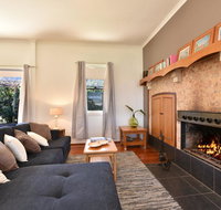 Somerville Wines Farmstay in Broke super cute house on working farm. Walk for miles. - Palm Beach Accommodation