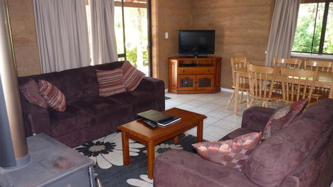 Southern Forest Escape Pemberton - Palm Beach Accommodation 2