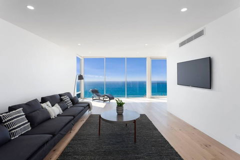 Southpoint -Brand New Home, Oceanfront Views - Palm Beach Accommodation 0