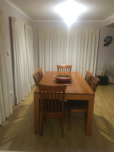 Spacious And Central To CBD - Palm Beach Accommodation 2