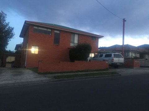 Spacious And Central To CBD - Palm Beach Accommodation 3