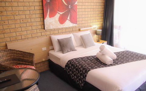 Squatters Homestead Motel - Palm Beach Accommodation 1