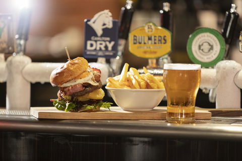 Statesman Hotel - Palm Beach Accommodation 3