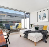 StayCentral on Oxford Penthouse - Palm Beach Accommodation