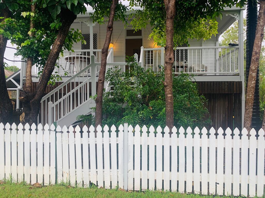 Mount Surround QLD Palm Beach Accommodation