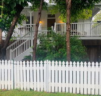 Stranded in Oz Stay in Relaxing Environment FREE WIFI NETFLIX POOL AIR CON - Palm Beach Accommodation