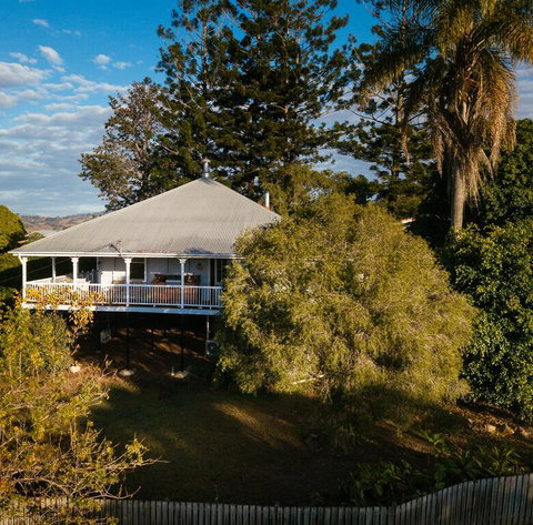 Stunning Queenslander - Palm Beach Accommodation 0