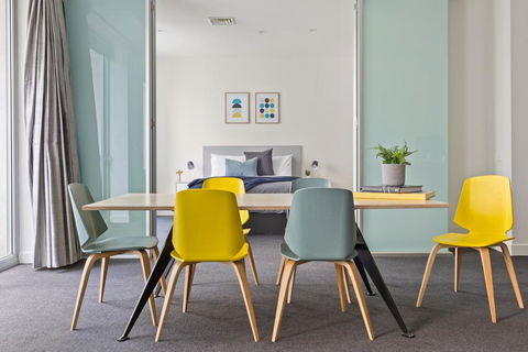 Stunning, Central Huge CBD Pad, Free WiFi, Netflix - Palm Beach Accommodation 0