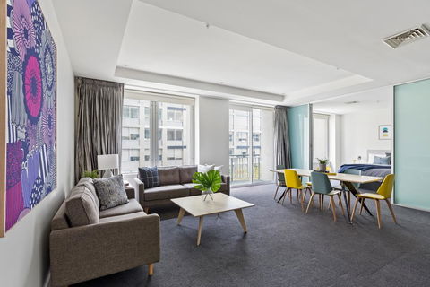 Stunning, Central Huge CBD Pad, Free WiFi, Netflix - Palm Beach Accommodation 1