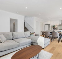 Style Comfort and Convenience - Palm Beach Accommodation