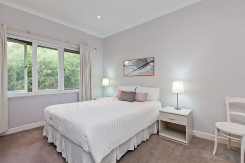 Subistay - Palm Beach Accommodation 1