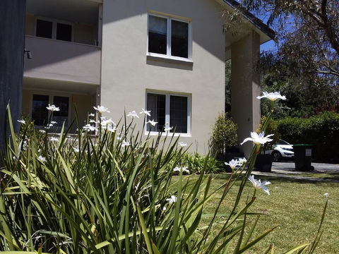 Subistay - Palm Beach Accommodation 0
