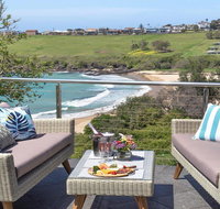Sunrise Over Easts 1 - Pets stay free views - Palm Beach Accommodation