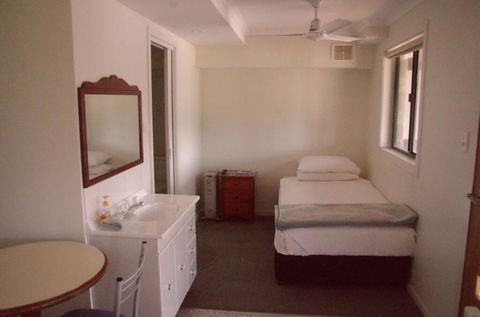T's Resort & Motel - Palm Beach Accommodation 2