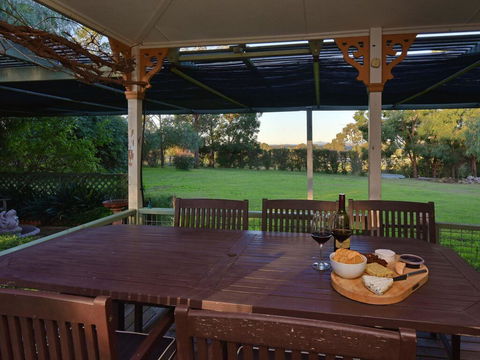 Tabitha Hill Homestead - Palm Beach Accommodation 1