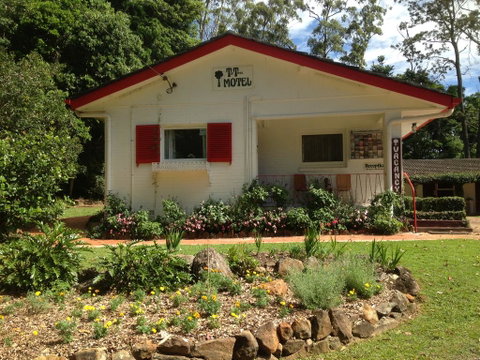Tall Trees Motel Mountain Retreat - Palm Beach Accommodation 3